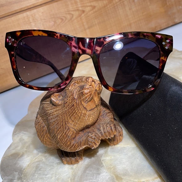 Prive Revaux Polarized Sunglasses Majestic Tort/Grey Like New Worn a few Times! - Picture 10 of 12